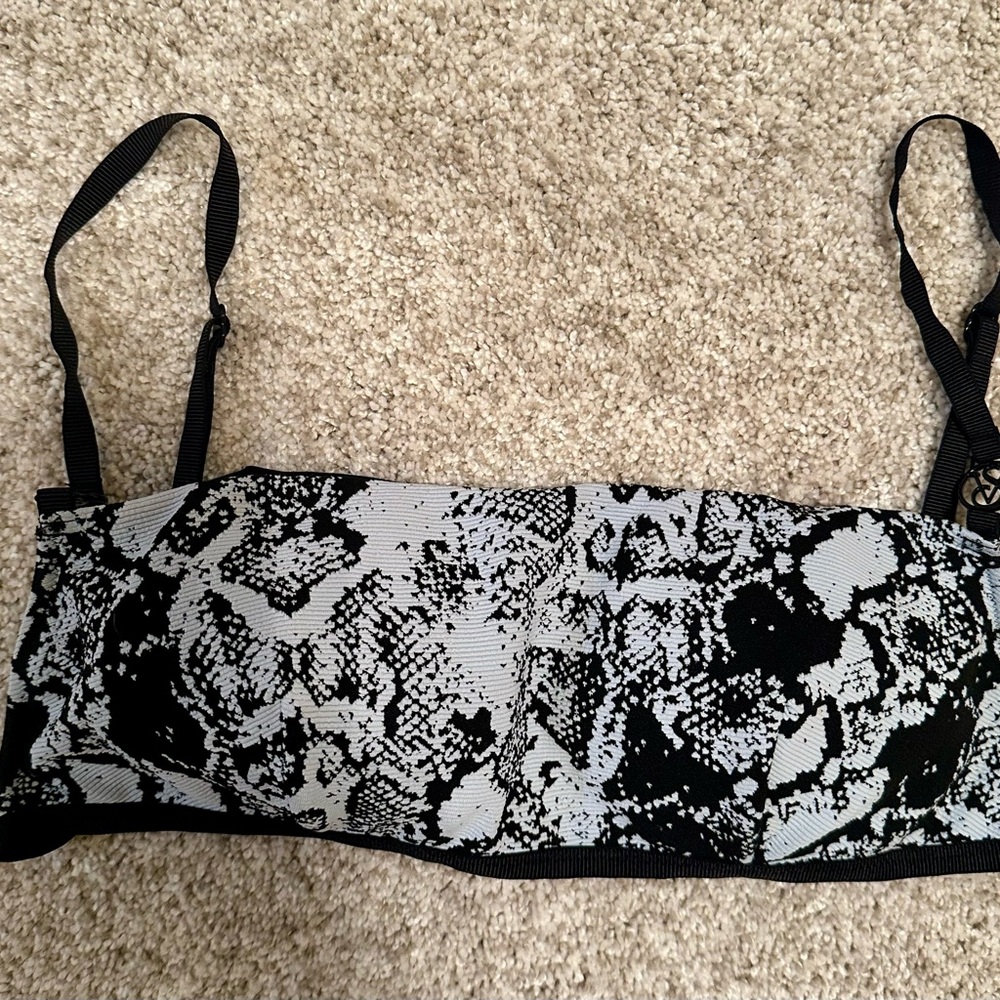 VICTORIA’S SECRET Bathing Suit Top